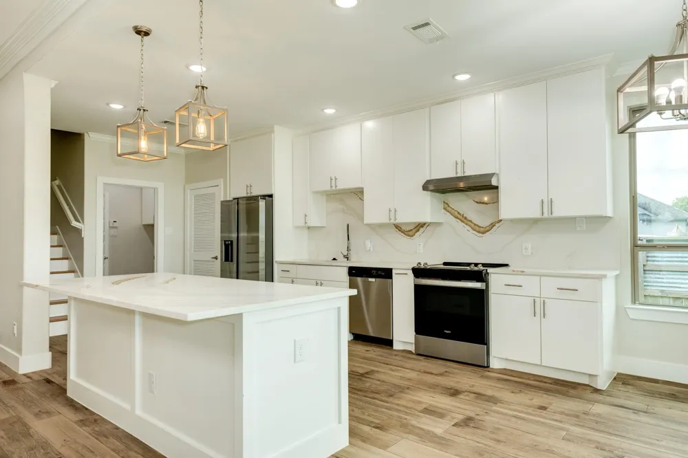 1428 Palomino Trail Angleton, TX 77515
