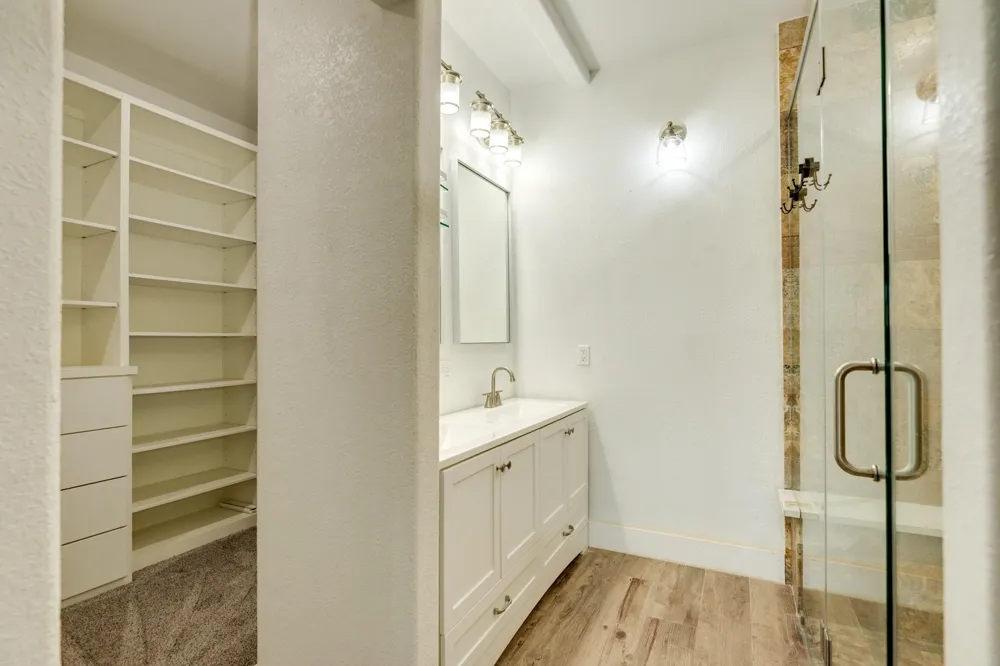 1428 Palomino Trail Angleton, TX 77515