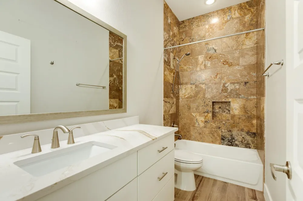 1428 Palomino Trail Angleton, TX 77515