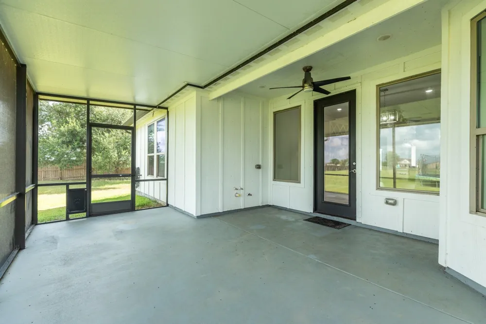1428 Palomino Trail Angleton, TX 77515
