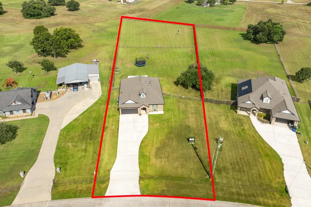 1428 Palomino Trail Angleton, TX 77515
