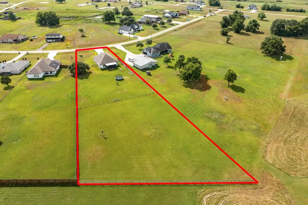 1428 Palomino Trail Angleton, TX 77515