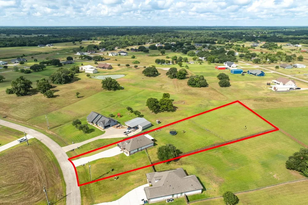 1428 Palomino Trail Angleton, TX 77515