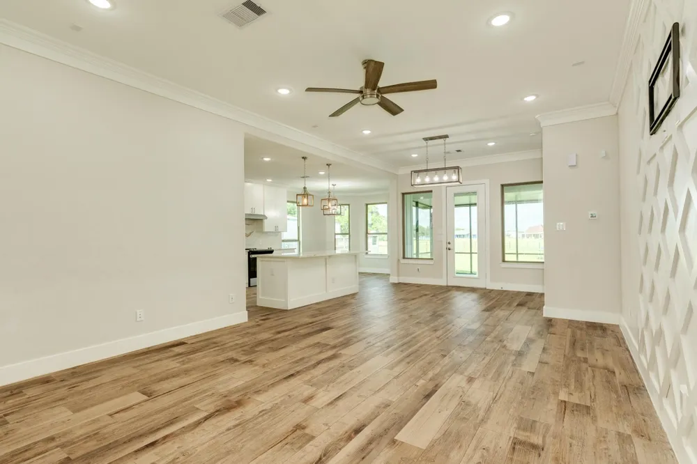 1428 Palomino Trail Angleton, TX 77515