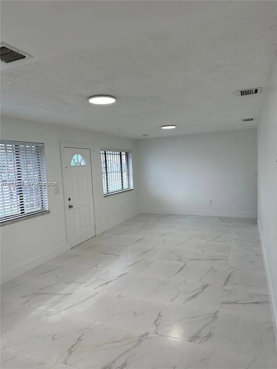 324 E 34th #1 Hialeah, FL 33013