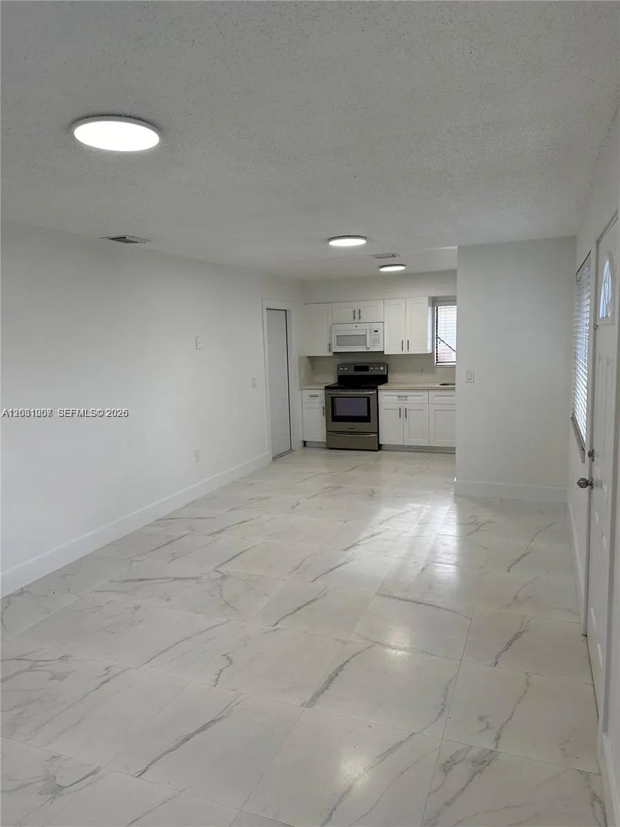 324 E 34th #1 Hialeah, FL 33013