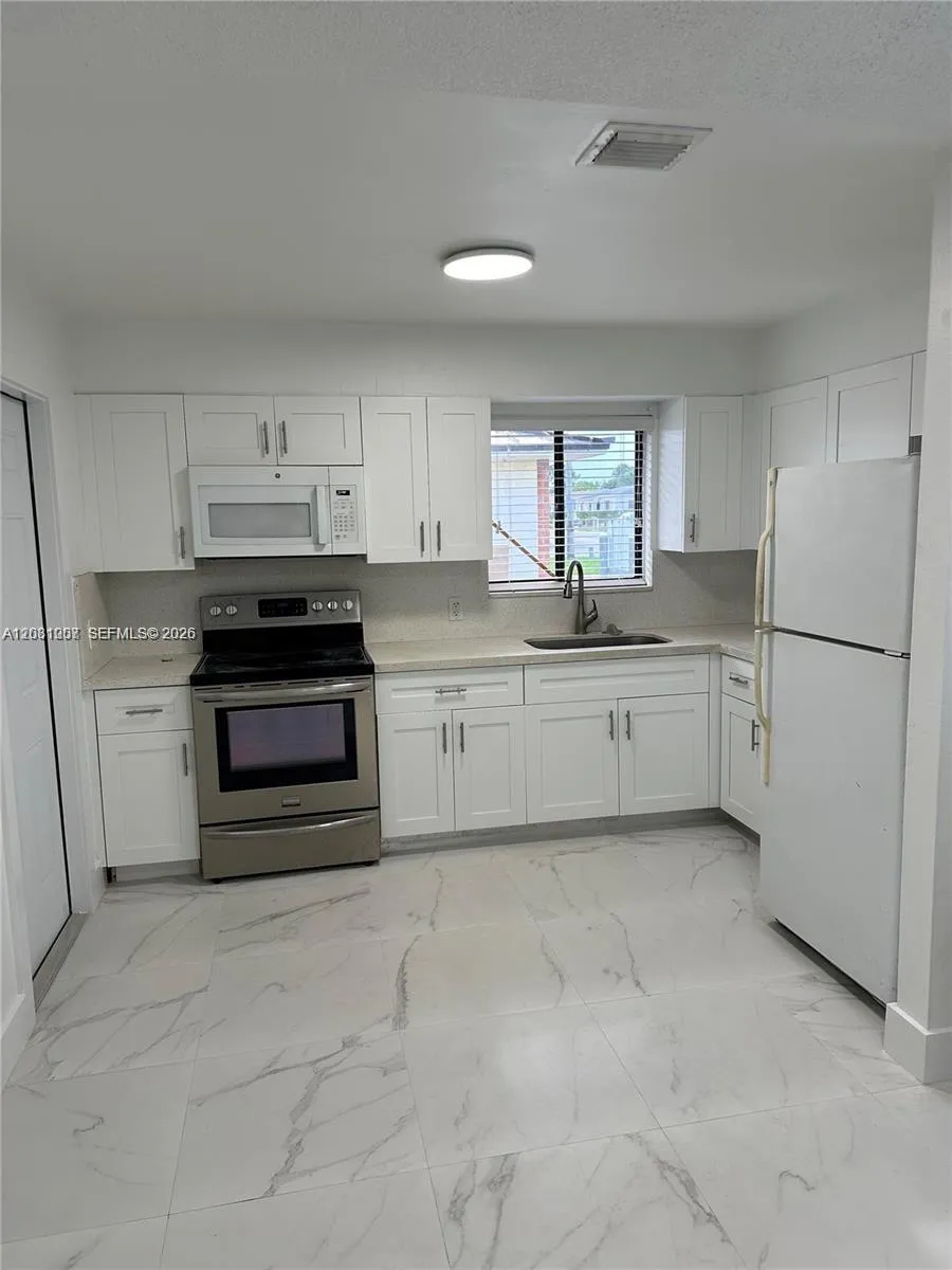 324 E 34th #1 Hialeah, FL 33013