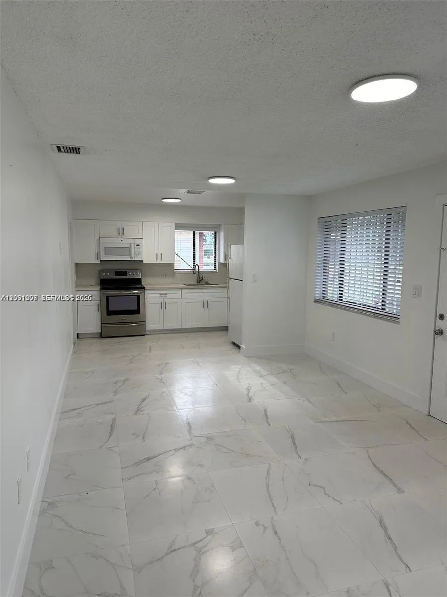 324 E 34th #1 Hialeah, FL 33013