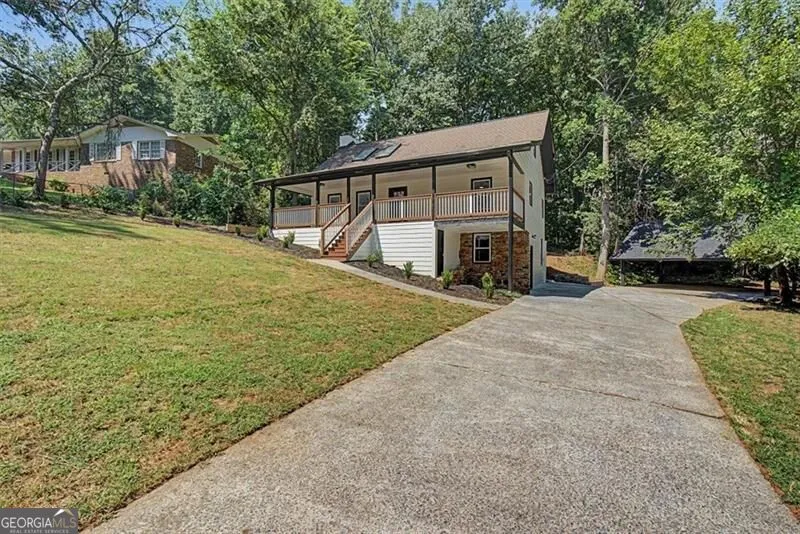 1741 Lucy DR NW Kennesaw, GA 30152
