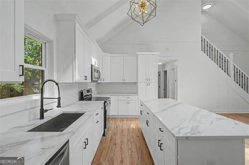1741 Lucy DR NW Kennesaw, GA 30152