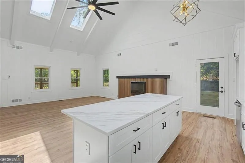 1741 Lucy DR NW Kennesaw, GA 30152