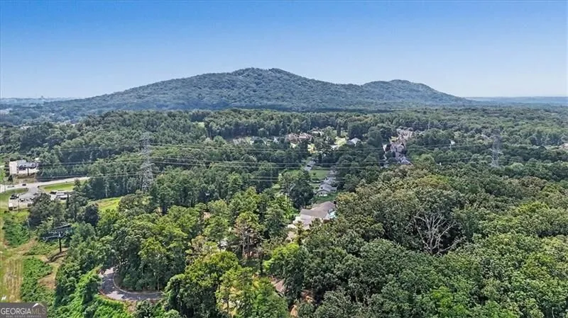 1741 Lucy DR NW Kennesaw, GA 30152