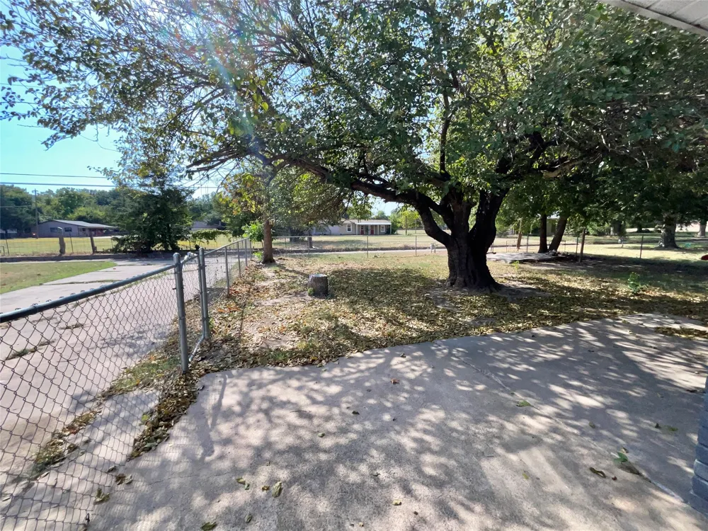 3008 Arapaho Road Commerce, TX 75428