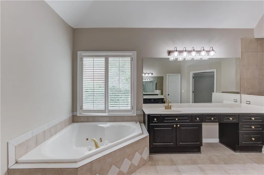 1920 Woods River Lane Duluth, GA 30097