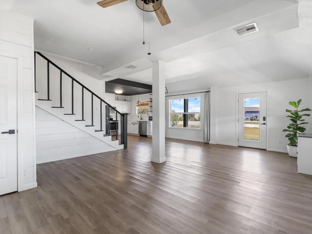 2749 W Bayshore Drive Palacios, TX 77465