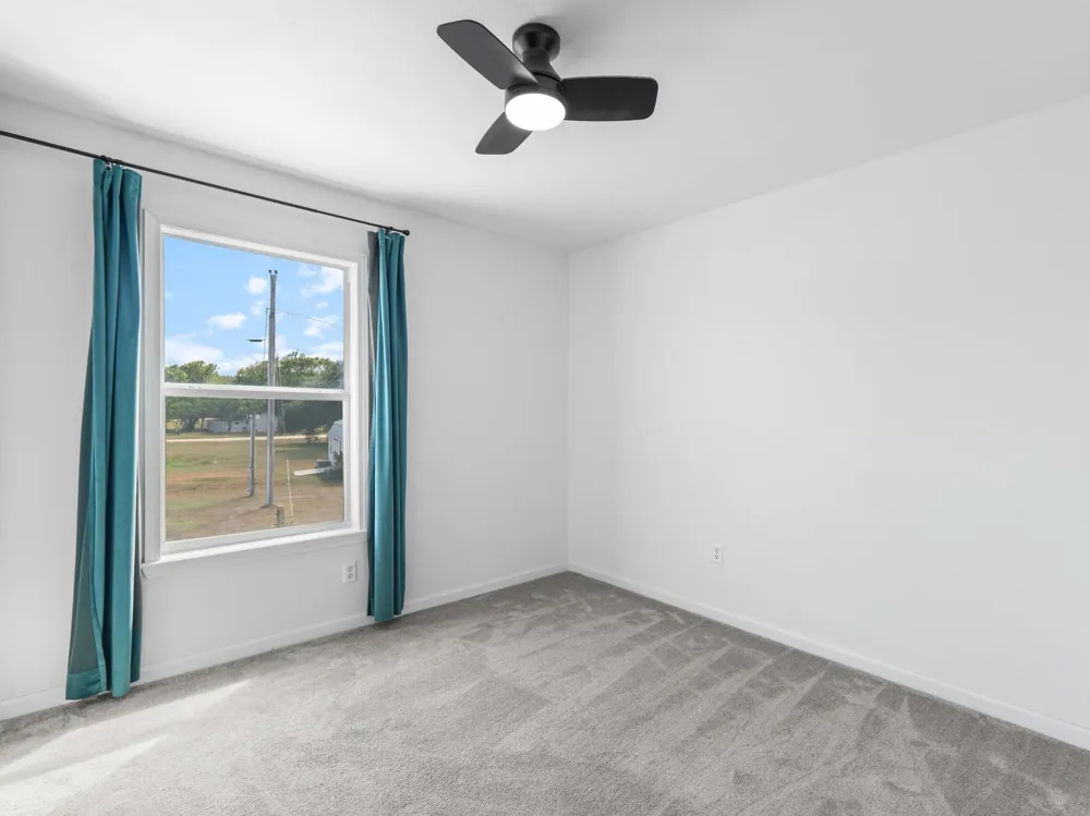 2749 W Bayshore Drive Palacios, TX 77465