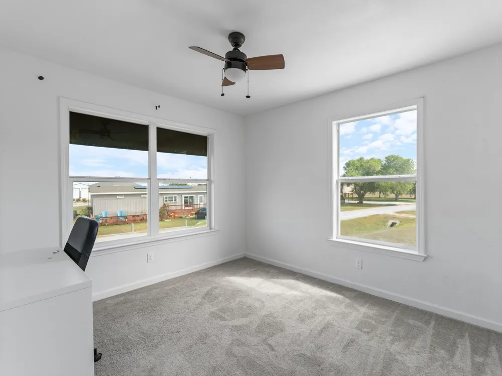 2749 W Bayshore Drive Palacios, TX 77465