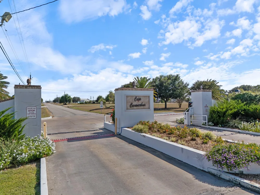 2749 W Bayshore Drive Palacios, TX 77465