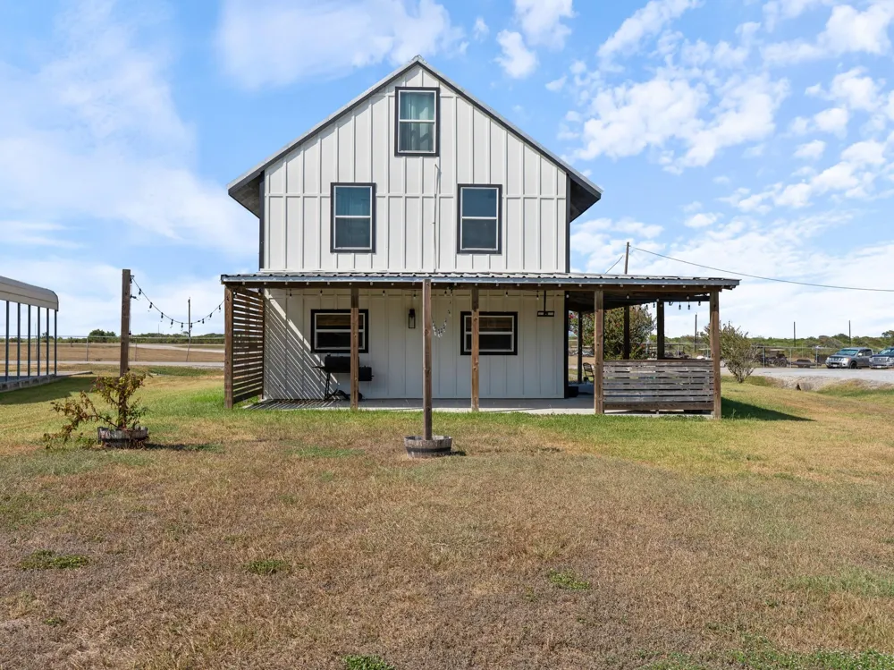 2749 W Bayshore Drive Palacios, TX 77465