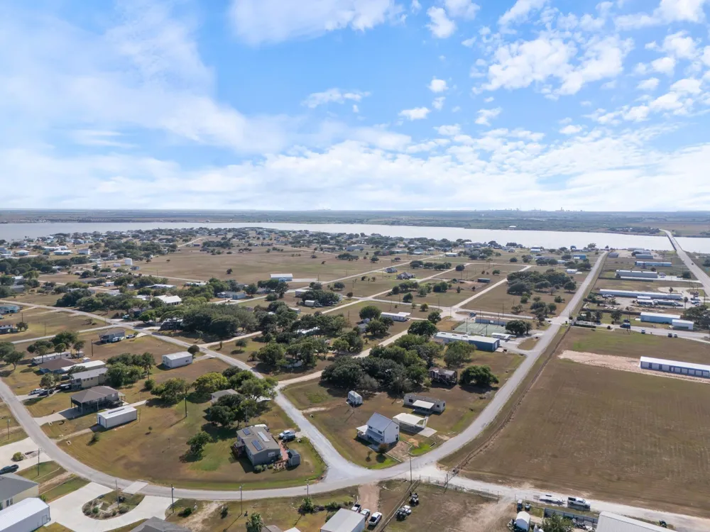 2749 W Bayshore Drive Palacios, TX 77465
