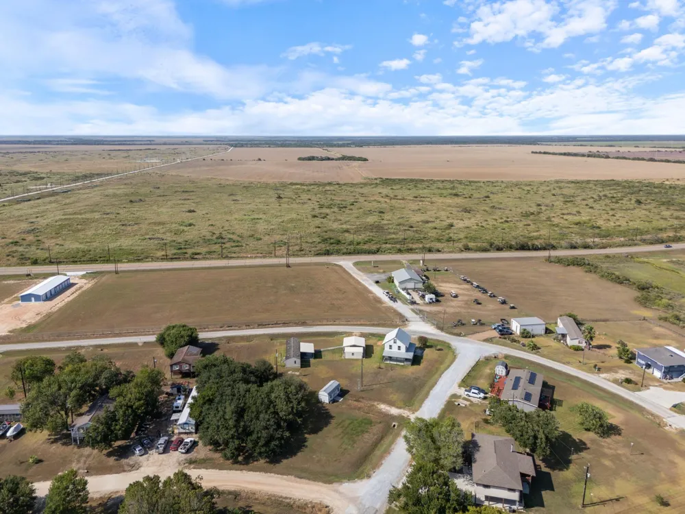 2749 W Bayshore Drive Palacios, TX 77465