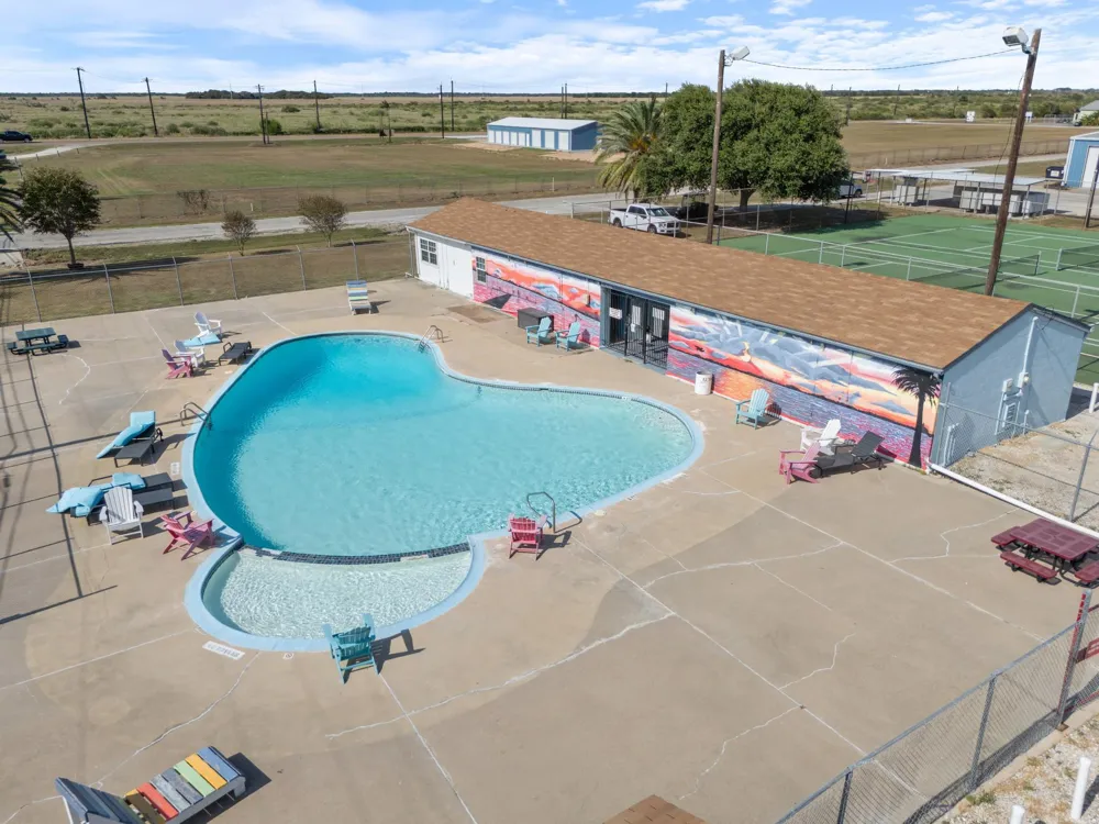2749 W Bayshore Drive Palacios, TX 77465