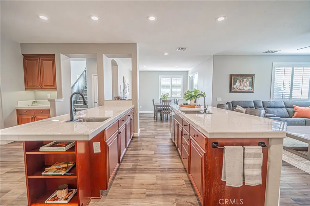 23921 Brio Court Valencia, CA 91354