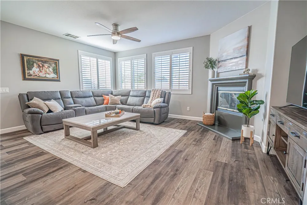 23921 Brio Court Valencia, CA 91354