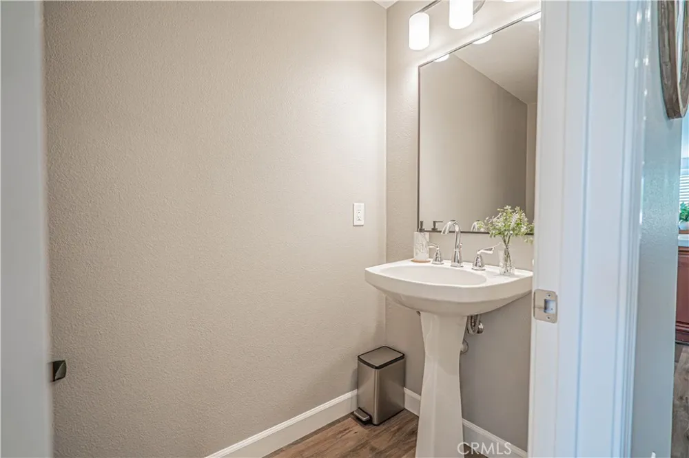 23921 Brio Court Valencia, CA 91354