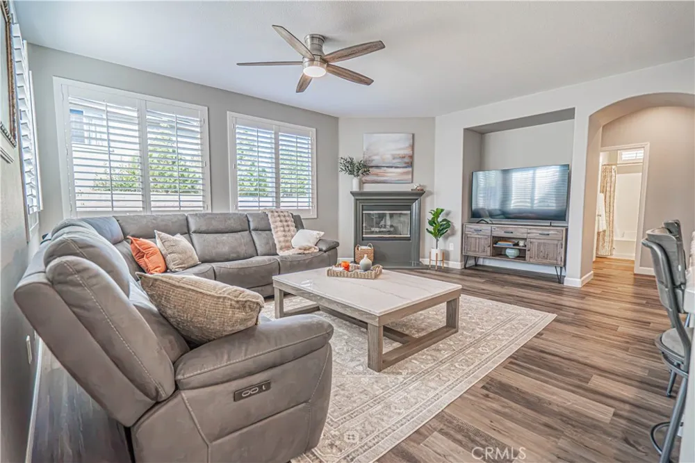 23921 Brio Court Valencia, CA 91354