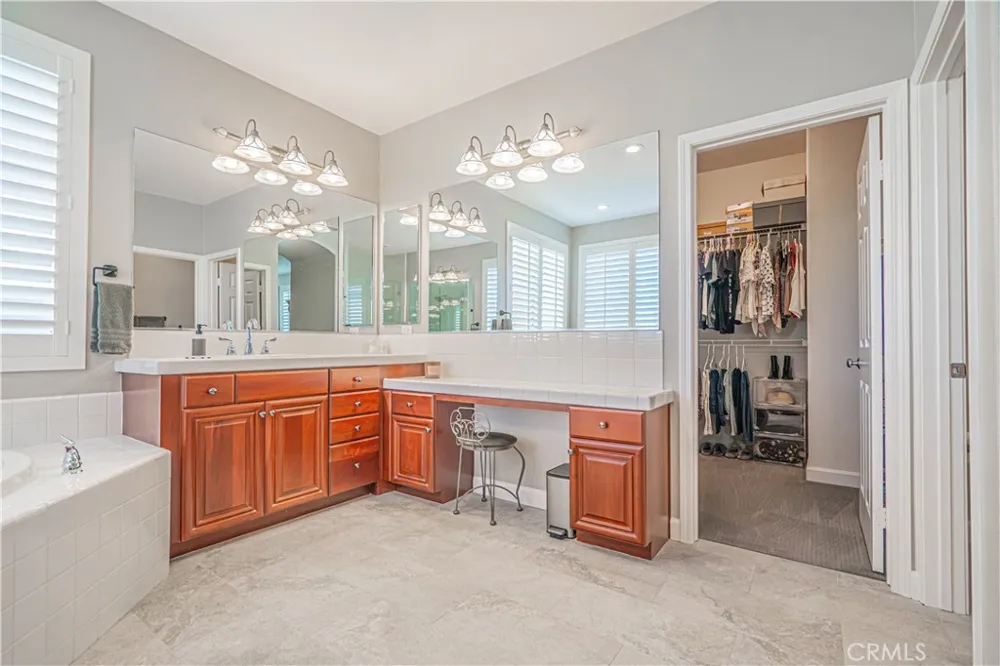 23921 Brio Court Valencia, CA 91354