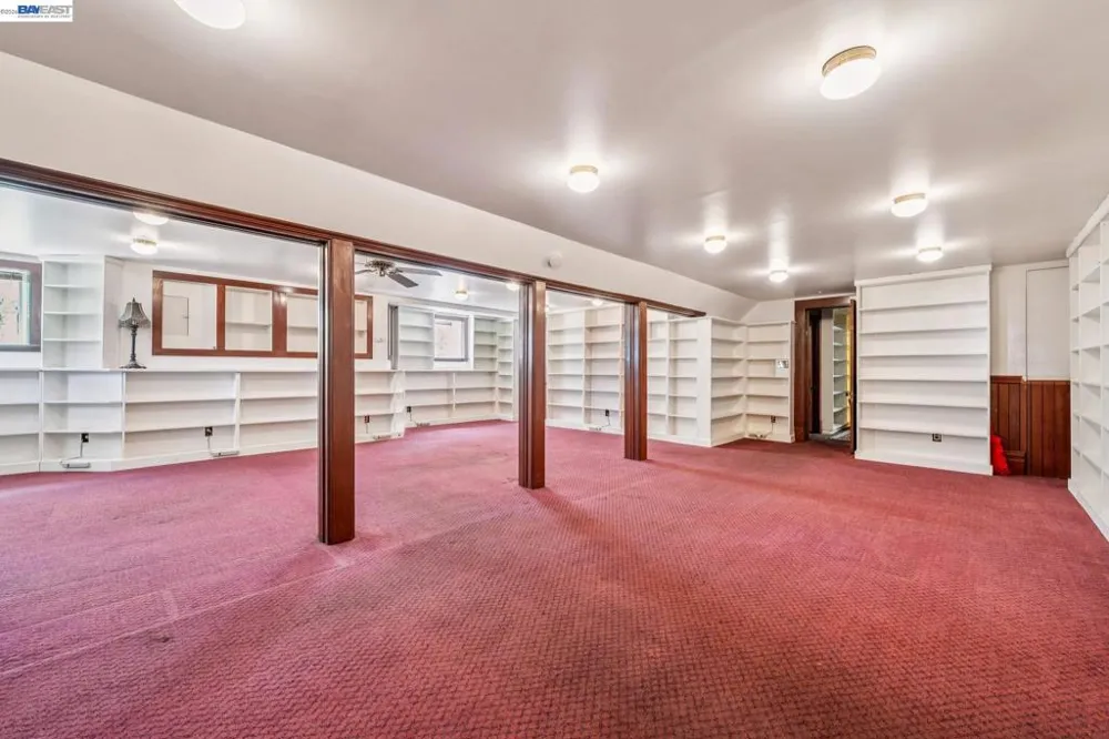 2242 San Antonio Ave Alameda, CA 94501