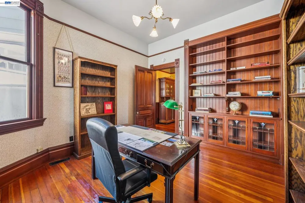 2242 San Antonio Ave Alameda, CA 94501