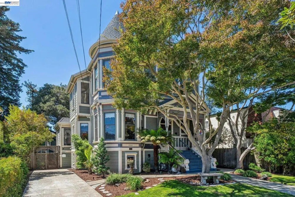 2242 San Antonio Ave Alameda, CA 94501