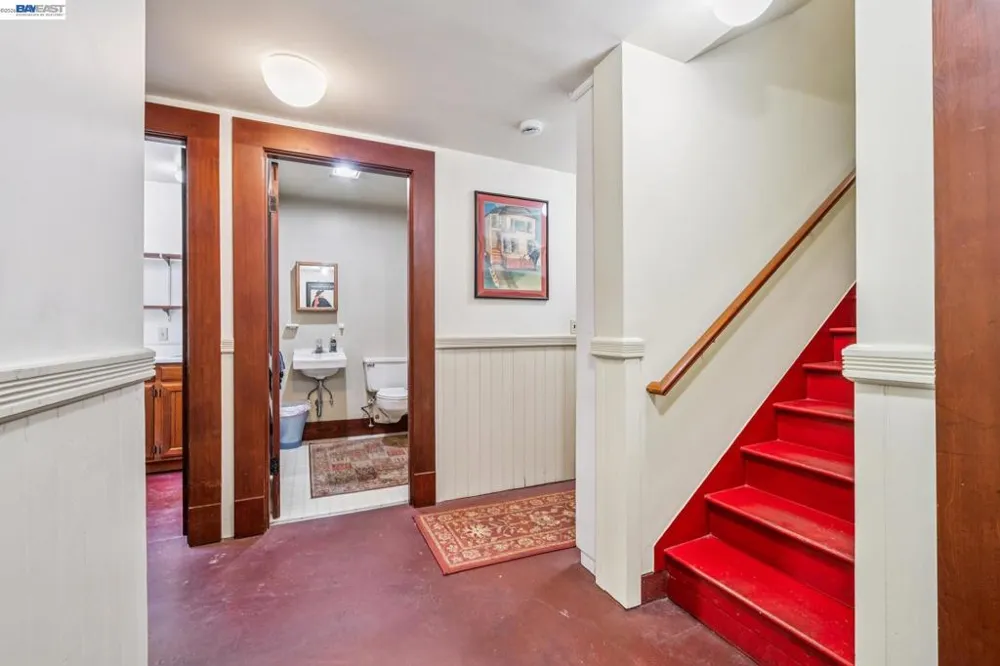 2242 San Antonio Ave Alameda, CA 94501