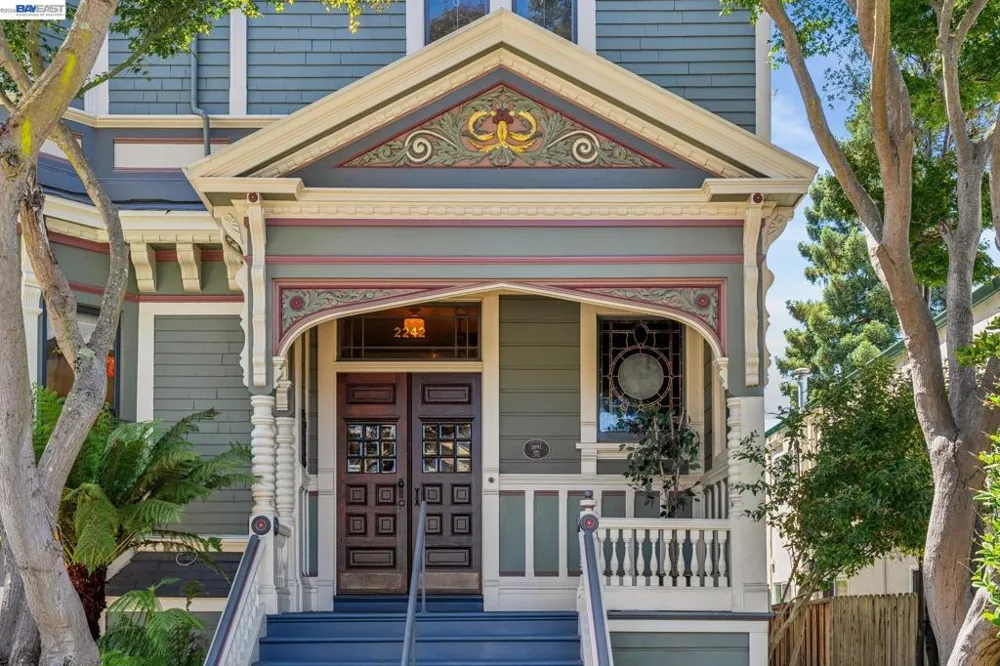 2242 San Antonio Ave Alameda, CA 94501