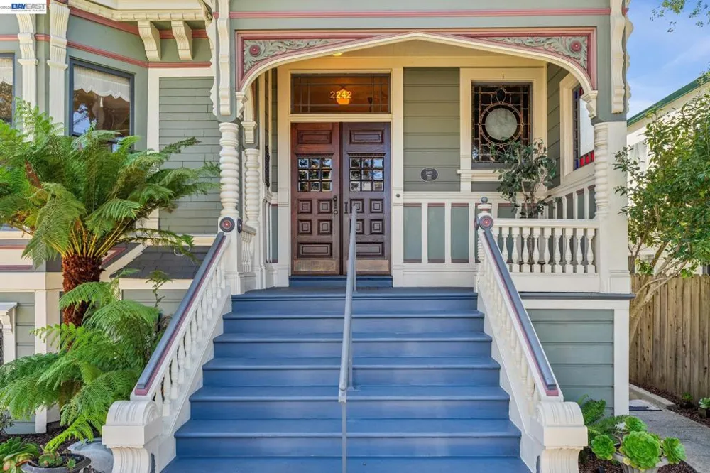 2242 San Antonio Ave Alameda, CA 94501