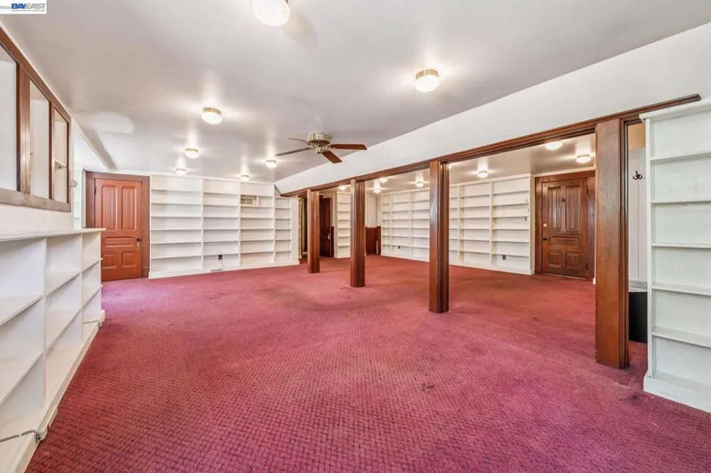 2242 San Antonio Ave Alameda, CA 94501