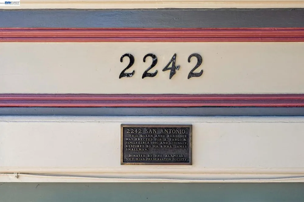 2242 San Antonio Ave Alameda, CA 94501