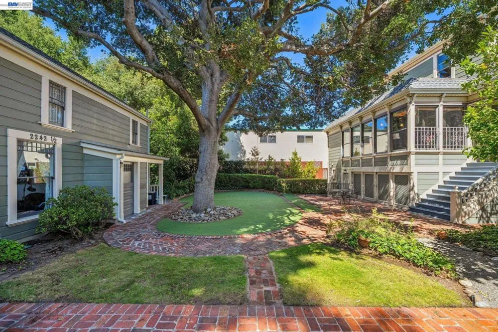 2242 San Antonio Ave Alameda, CA 94501