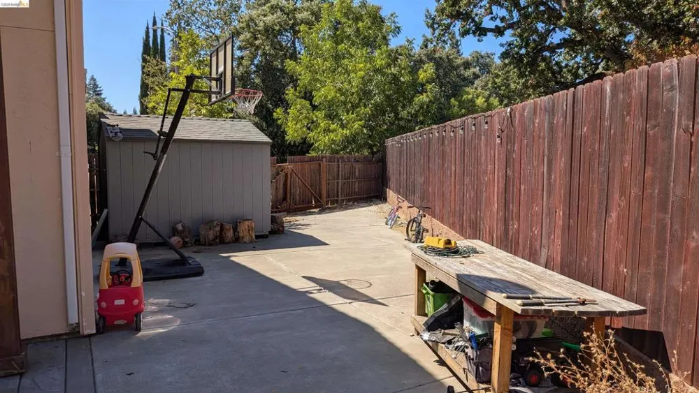 110 Sansome Ct Vacaville, CA 95687