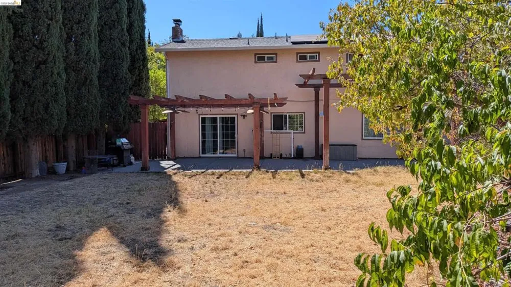 110 Sansome Ct Vacaville, CA 95687