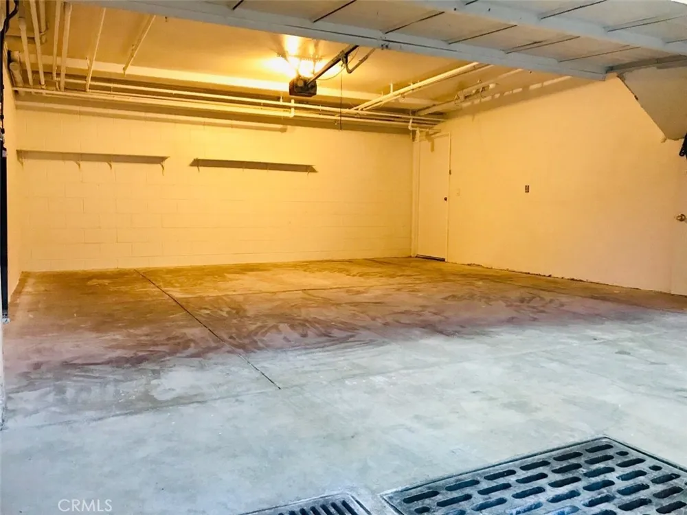 14253 Gilmore Street #A Van Nuys, CA 91401