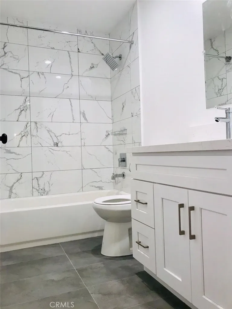 14253 Gilmore Street #A Van Nuys, CA 91401