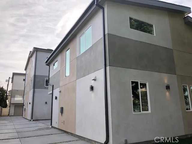 14126 Sylvan Street Van Nuys, CA 91401
