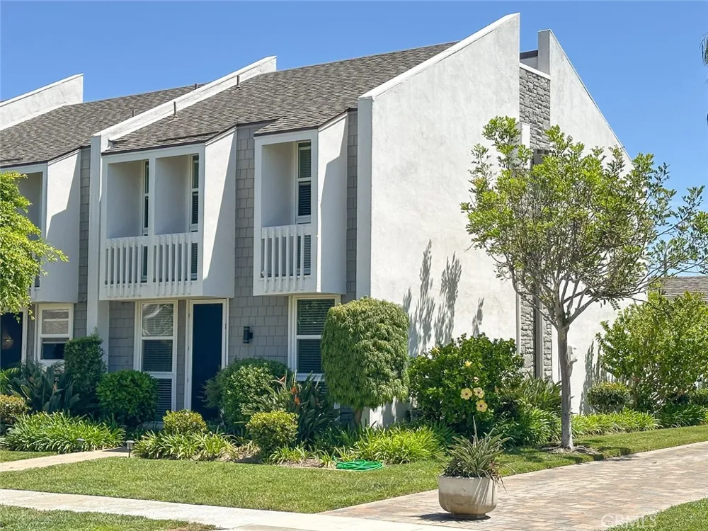 16492 Harbour Lane #32 Huntington Beach, CA 92649