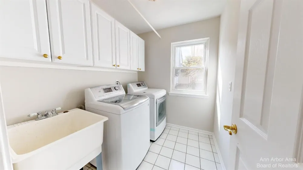 2844 Chaseway Court Ann Arbor, MI 48105