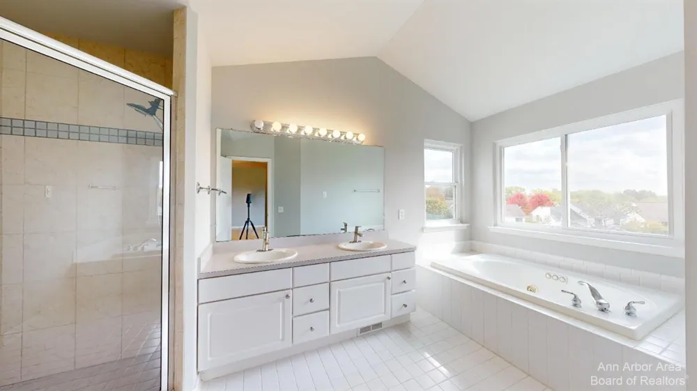 2844 Chaseway Court Ann Arbor, MI 48105