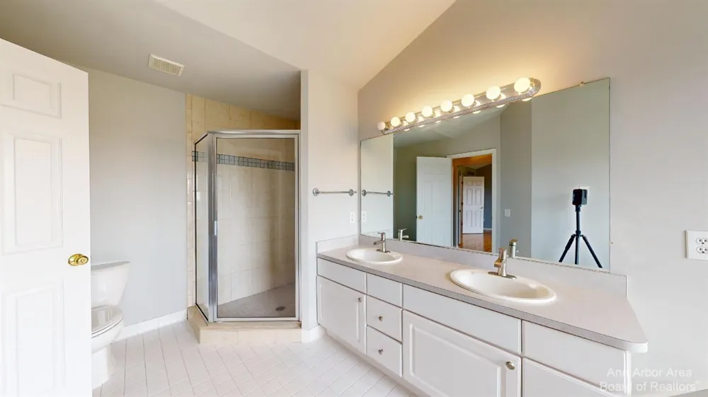 2844 Chaseway Court Ann Arbor, MI 48105