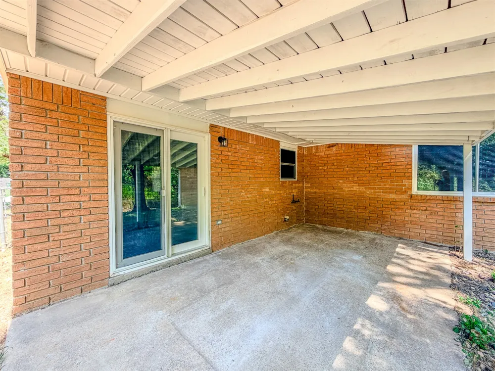 1819 Quail Run Muskogee, OK 74403